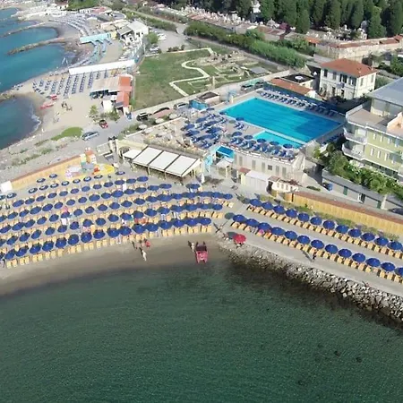 I Due Soli On The Beach * Sanremo